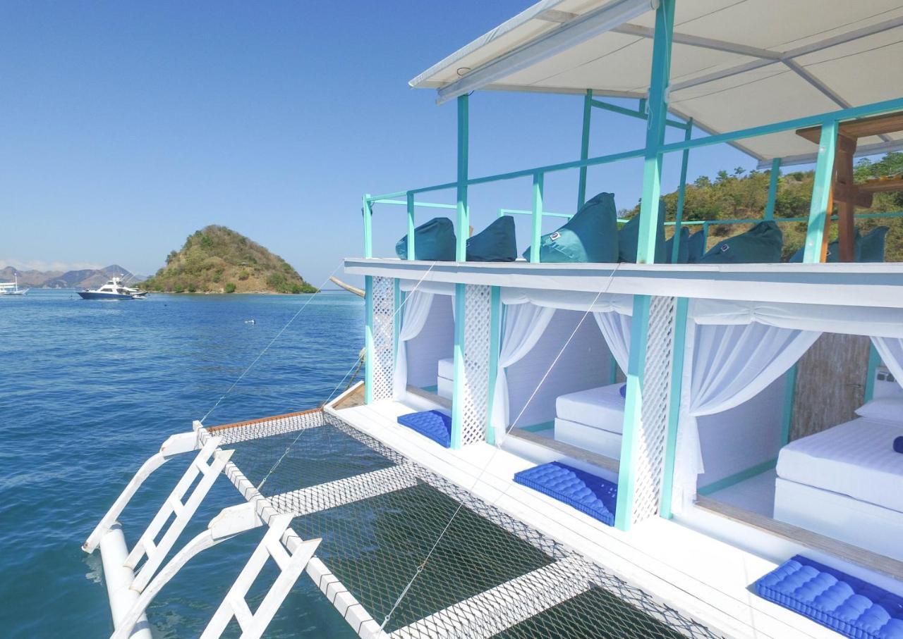 Le Pirate Boatel - Floating Hotel Labuan Bajo Extérieur photo